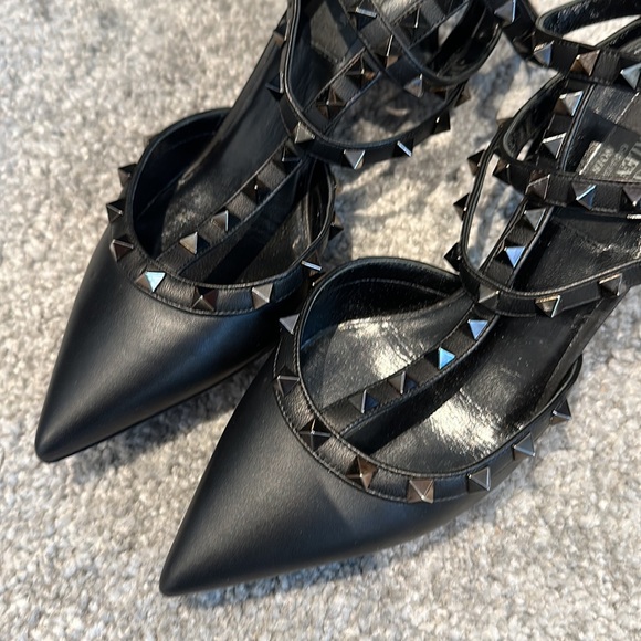Valentino Matte Black Rockstud 65mm pumps - Picture 2 of 6